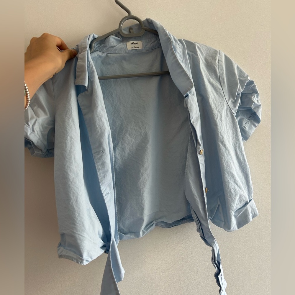 Aritzia baby blue tie front tee Wilfred